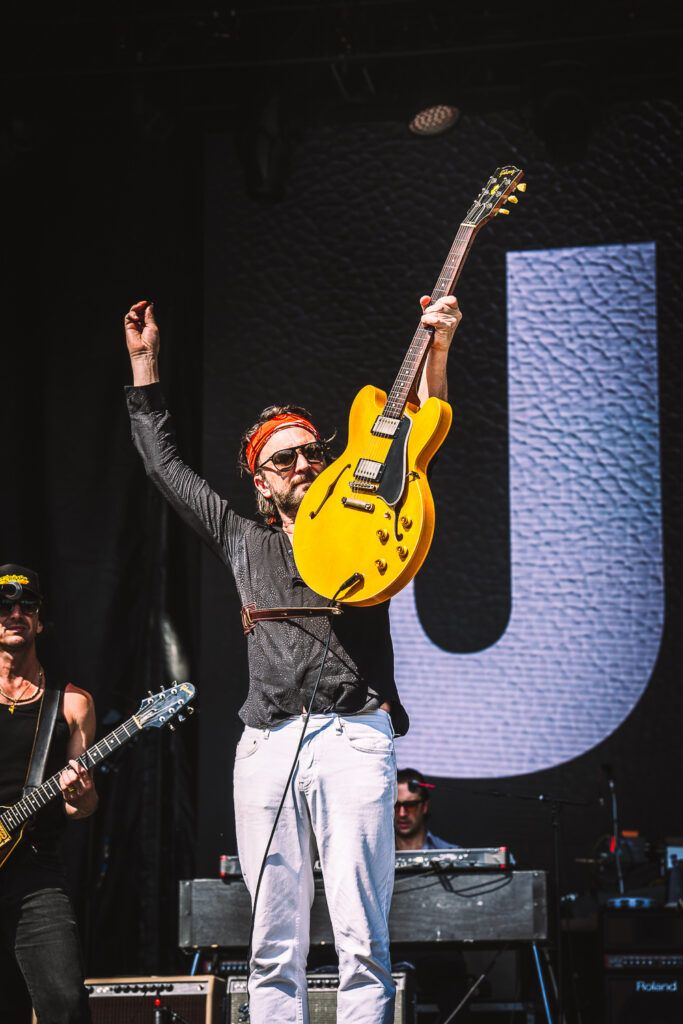 JET performing at Shaky Knees 2026